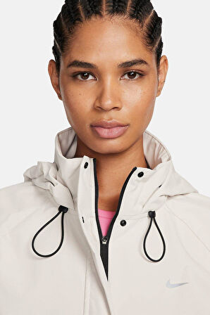 Nike Storm Fit Swift Women's Running Jacket Oversize Kadın Kapüşonlu Yağmur Geçirmez Hava Panelli Koşu Ceket Krem