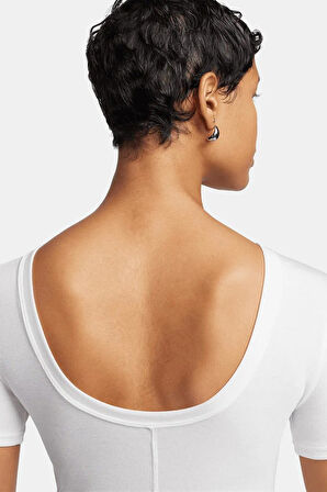 Nike Sportswear Chill Knit Tight Fit T-shirt Kadın Mini Fitilli Sıkı Kesim Yuvarlak Sırtlı Tişört Kırık Beyaz