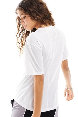 Nike Jordan Diamond Jumpan Women’s Loose Fit Top T-shirt Kadın Bol Kalıp File Detaylı Tişört Beyaz