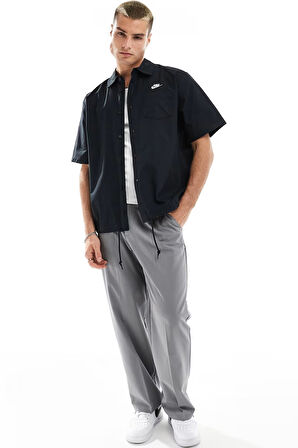 Nike Club Woven Loose Fit Short Sleeve Shirt in Black Erkek Bol Kesim Dokuma Kısa Kollu Spor Gömlek Siyah
