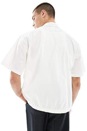 Nike Club Woven Loose Fit Short Sleeve Shirt in White Erkek Bol Kesim Dokuma Kısa Kollu Spor Gömlek Beyaz