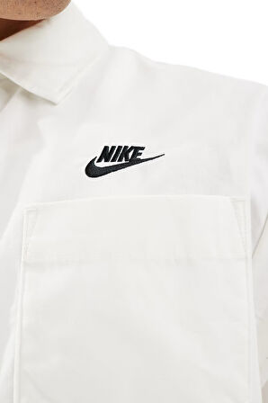 Nike Club Woven Loose Fit Short Sleeve Shirt in White Erkek Bol Kesim Dokuma Kısa Kollu Spor Gömlek Beyaz