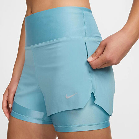 Nike Dri Fit Swift 3in 2N1 Short Kadın Reflektörlü 3 Cepli Taytlı Şort Mavi
