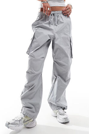 Nike Sportswear Oversized Cargo Dans Pant Kadın Oversize Kargo Cepli Dokuma Eşofman Altı Gri