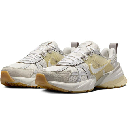 Nike V2K Run Womens Walking Shoes Reflektörlü Kadın Yürüyüş Ayakkabısı Krem