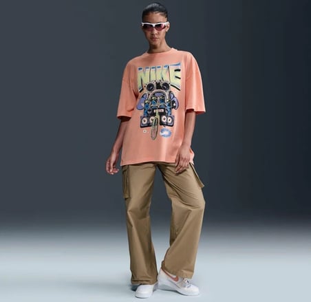 Nike Sportswear Oversize SS Womens Tee Grafik Baskılı Bol Kesim Kadın Tişört Turuncu