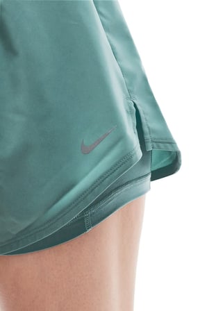 Nike One Training Dri Fit High Rise 3 inch 2 in 1 Short Kadın Yüksek Bel Bol Kesim 3 Cepli Taytlı Şort Yeşil