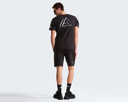 The North Face M MA GRAPHIC REGULAR SHORT SLEEVE TEE-GR Erkek Outdoor Tişörtü NF0A8GA4JK31 Siyah