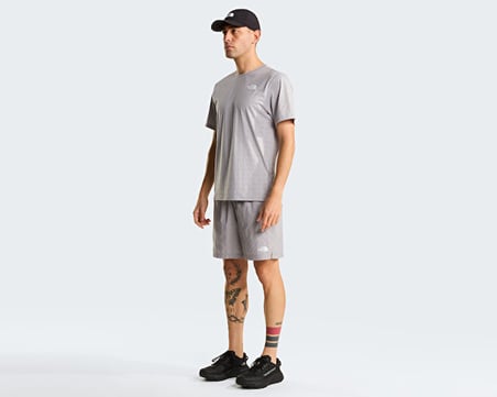 The North Face M 24/7 PENTADOME EMBOSSED REG SS TEE Erkek Outdoor Tişörtü NF0A8G87A911 Gri