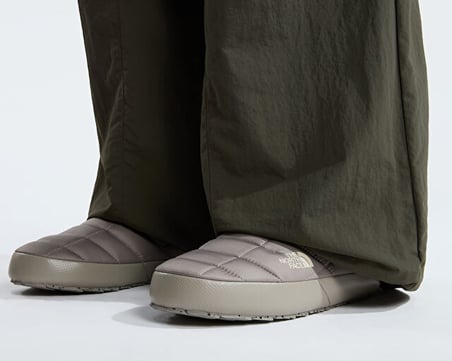 The North Face M THERMOBALL TRACTION MULE V Erkek Outdoor Terlik NF0A3UZNBI21 Bej