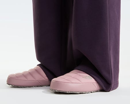 The North Face W THERMOBALL TRACTION MULE V Kadın Outdoor Terlik NF0A3V1H0KH1 Pembe