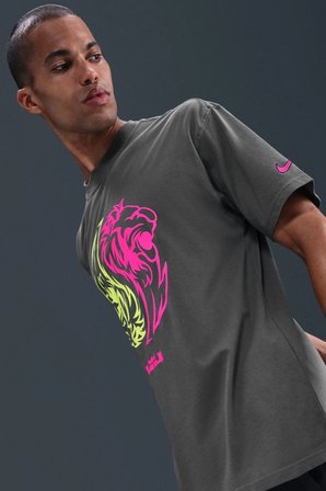 Nike LeBron Max 90 Loose Fit Mens Tee Bol Kesim Grafik Baskılı Erkek Tişört Antrasit