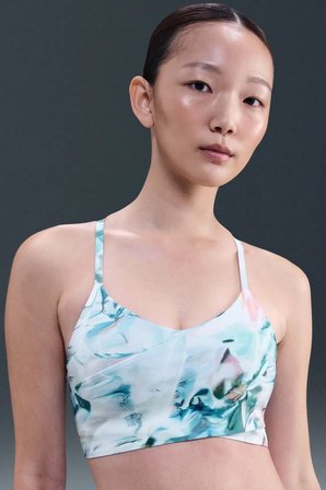 Nike Indy Women's Artist Collection Light-Support Padded Wrap Sports Bra Kadın Dolgulu Sargılı Spor Sütyen Yeşil