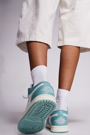 Nike Air Force 1 AF1 07 Leather Womens Sneaker Hakiki Deri Kadın Günlük Spor Ayakkabı Yeşil Krem