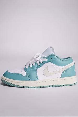 Nike Air Force 1 AF1 07 Leather Womens Sneaker Hakiki Deri Kadın Günlük Spor Ayakkabı Yeşil Krem