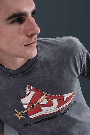 Nike Sportswear M90 Vintage Stirrup Loose Fit T-Shirt Baskılı Erkek Bol Kesim Tişört Antrasit
