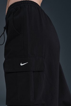 Nike NSW Street Woven Oversize  Cargo Pant.Bol Kesim Kargo Cepli Dokuma Kadın Eşofman Altı Siyah