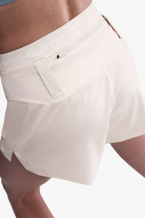 Nike Dri-Fit Brief-Lined Trail Running Short Fermuar Cepli Reflektörlü Slip Astarlı Kadın Koşu Şortu Krem