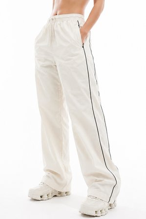 Nike Sportswear Windrunner High-Waisted Woven Open Hem Womens Cream Pant. Yüksek Bel Çıt Çıt Cepli Kadın Eşofman Altı Krem
