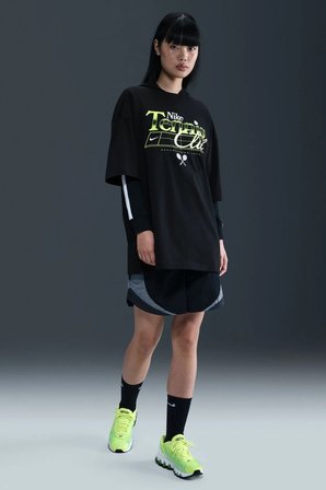 Nike GFX Womens Oversize Tee Grafik Baskılı Bol Kesim Kadın Günlük Tişört Siyah