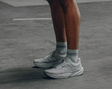 New Balance Fuelcell Rebel V5 Gri Modeli Koleksiyonu Erkek Koşu AyakkabısıMFCX3NO Gri