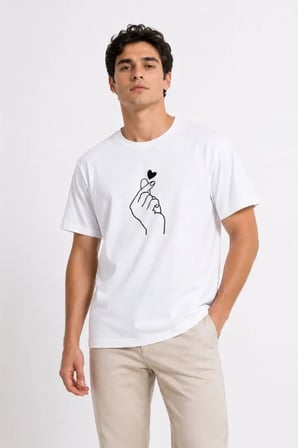 Erkek Kore Parmak Kalp Aşk Temalı Minimal Baskılı Tişört Yazlık Kısa Kol T-Shirt - Beyaz