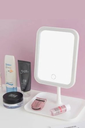 BY NEVSER® Dokunmatik LED Işıklı Kare Makyaj Aynası – Altı Organizer Kaseli, Ayarlanabilir Aydınlatmalı Masaüstü Makyaj ve Cilt Bakım Aynası