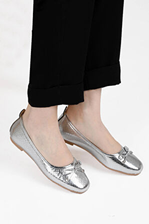 Fiyonklu Kadın Balerin Babet