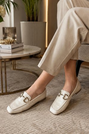 Kadın Loafer Makosen Metal Tokalı Rugan Günlük Ayakkabı