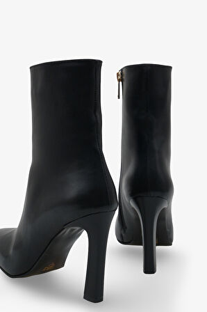 Kadın Topuklu Küt Burun Yandan Fermuarlı Günlük Momres Siyah