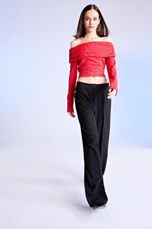 DeFacto Fitted Vücuda Oturan Omuzu Açık Fitilli Kaşkorse Kırmızı Uzun Kollu Tişört D4755AX24AURD54