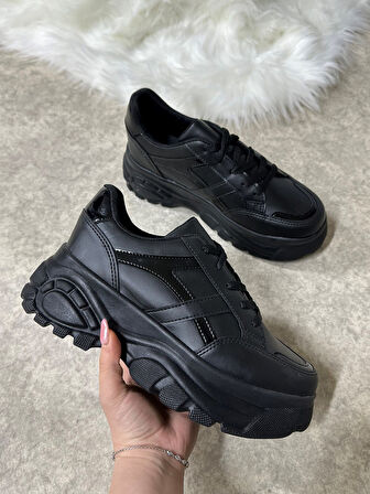 Günlük Kadın Sneaker Kalın Yüksek Taban Bağcıklı Rahat Tiger Şeritli Spor Ayakkabı 032