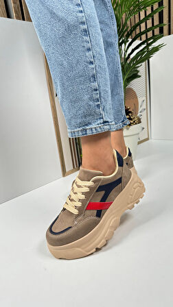Günlük Kadın Sneaker Kalın Yüksek Taban Bağcıklı Rahat Tiger Şeritli Spor Ayakkabı 032