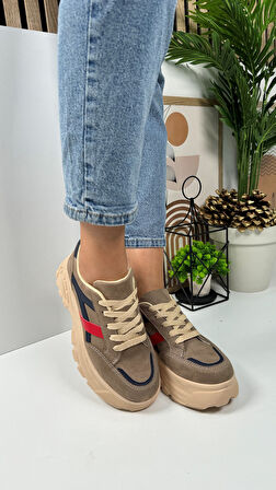 Günlük Kadın Sneaker Kalın Yüksek Taban Bağcıklı Rahat Tiger Şeritli Spor Ayakkabı 032