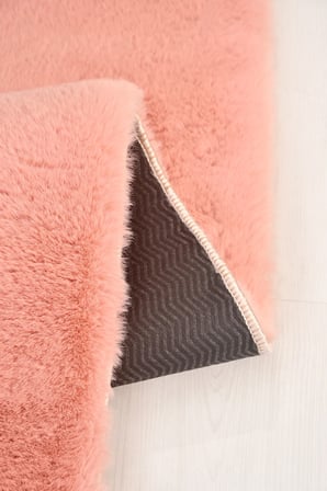KOZEL Peluş Halı Rose Kaymaz Tabanlı Ekstra Yumuşak Tüy Dökmez Toz Tutmaz Polyester Halı Özel Ölçü