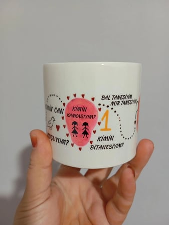 En yakın arkadaşa hediye (T saplı ) ( bardaklar renkli ve renksiz sap olarak stoğa göre karışık olarak gönderilir )