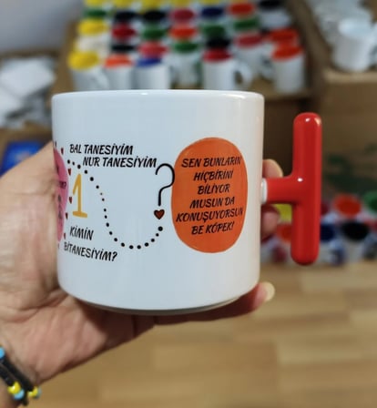 En yakın arkadaşa hediye (T saplı ) ( bardaklar renkli ve renksiz sap olarak stoğa göre karışık olarak gönderilir )