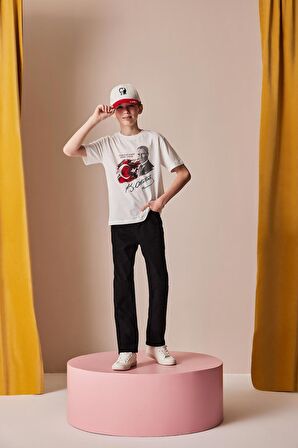 DeFacto Erkek Çocuk Straight Fit Standart Paça Basic Düz Jean Pantolon B5445A825SMNM40