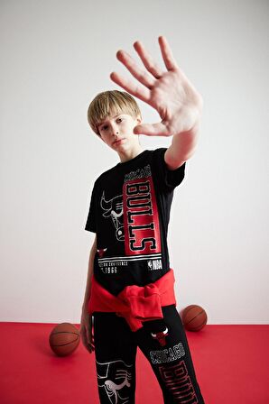 DeFacto Erkek Çocuk NBA Chicago Bulls Bisiklet Yaka Kısa Kollu Tişört D9504A825SMBK81