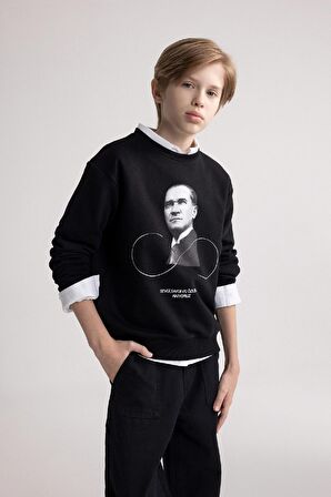 DeFacto Erkek Çocuk Bisiklet Yaka Atatürk Baskılı Sweatshirt D8201A824WNBK81