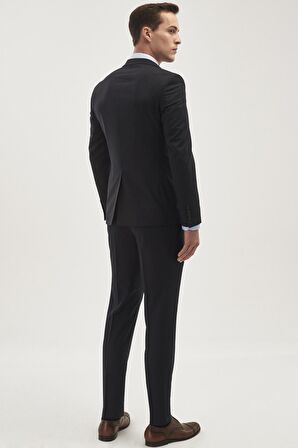 Erkek Lacivert Ekstra Slim Fit Dar Kesim Kırlangıç Yaka Yünlü Su Ve Leke Tutmayan Nano Takım Elbise