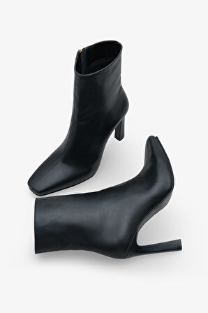 Kadın Topuklu Küt Burun Yandan Fermuarlı Günlük Momres Siyah