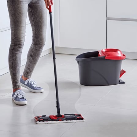 Vileda Ultramax Turbo 2’si 1 Arada Pedallı Temizlik Seti, Mikrofiber Paspas ve Sıkma Kovalı