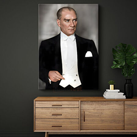 Smokinli Atatürk - Beyaz Yelek Detaylı Kanvas Tablo