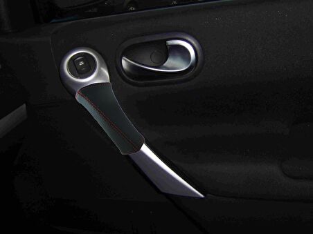 Megane 2 Kapı Çekme Kolu Tutamağı Muhafaza Takımı (Kırmızı Dikişli)