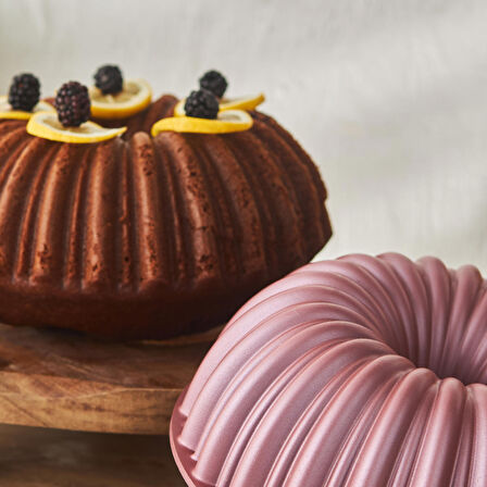Karaca Cake Pro Dilimli Pembe Döküm Kek Kalıbı