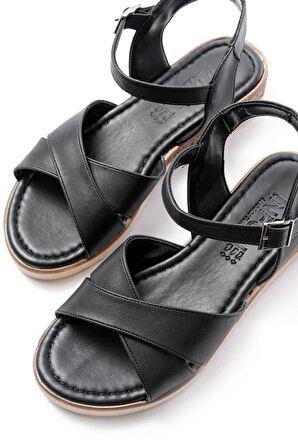 692-564 Siyah Ortopedik Taban Çapraz Tokalı Kadın Sandalet   