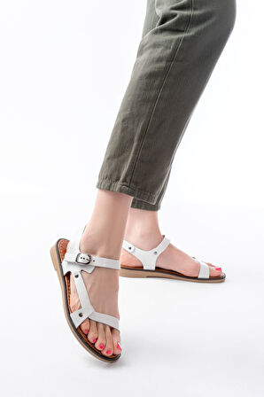 205-090 Beyaz Hakiki Deri Tokalı Kadın Sandalet  