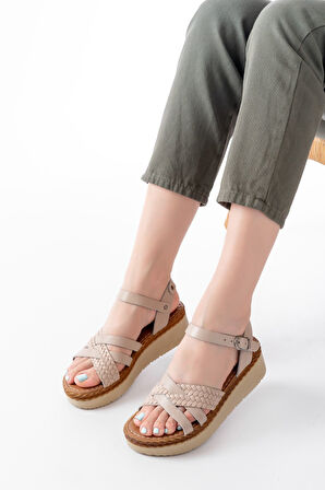 730-138 Bej Örgü  Hakiki Deri Ortopedik Taban Kadın Sandalet 