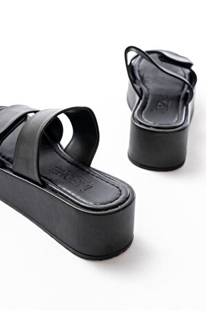 861-1034 Siyah Çıtçıtlı Dolgu Topuk Kadın Terlik 